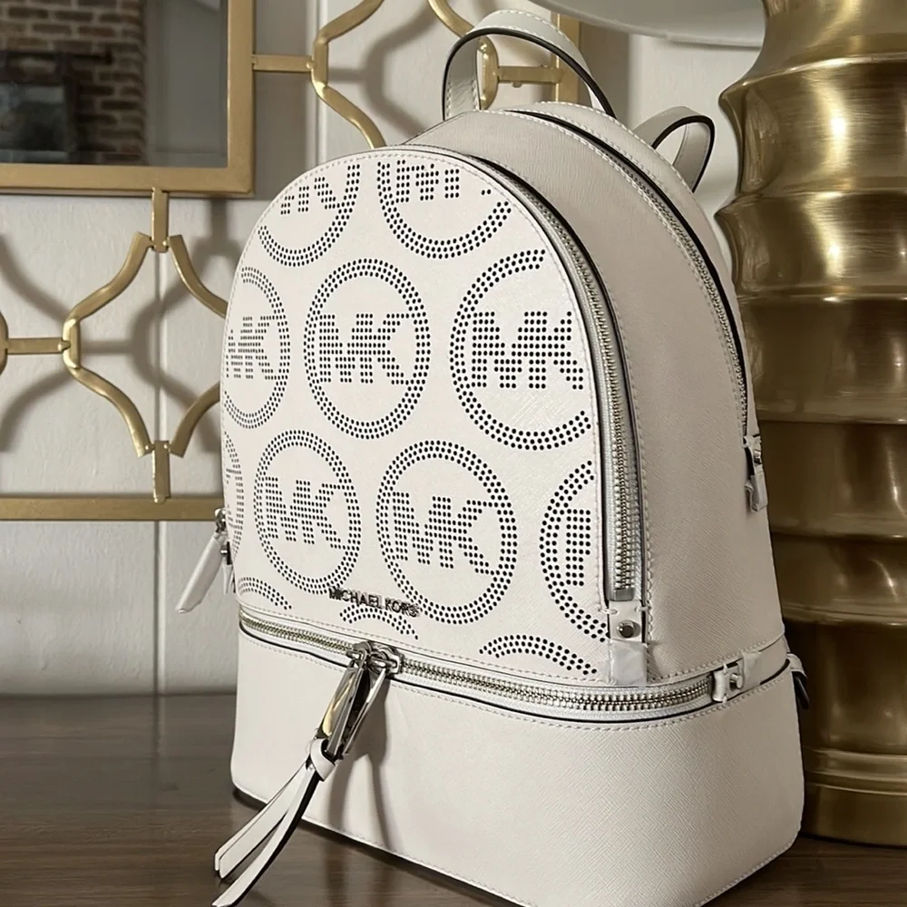 Micheal kors backpack 💥💥